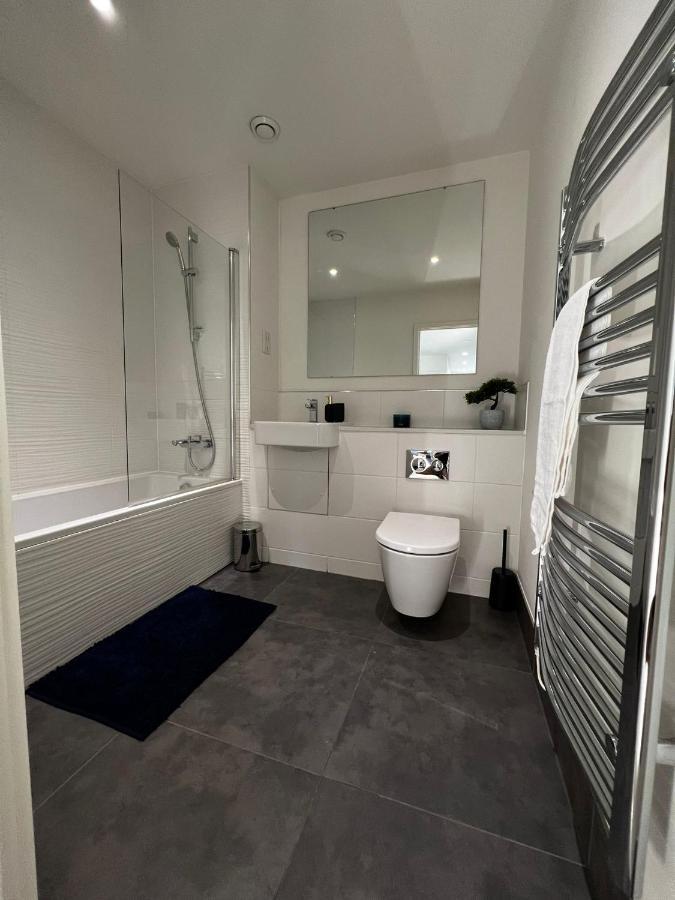 Modern Suite- Bedford City Centre With Free Gym & Parking Kültér fotó